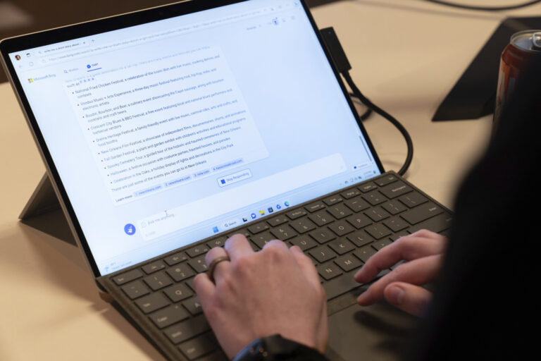 Les moteurs de recherche IA peuvent désormais discuter avec nous, mais les problèmes abondent
