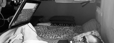 Je suis journaliste, j'ai la SLA et je ne peux rien bouger sur mon corps sauf mes yeux... alors j'écris des articles avec mes élèves