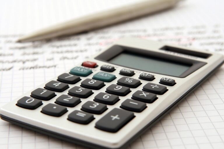 Pourquoi nous faisons plus confiance aux calculatrices qu'à l'IA
