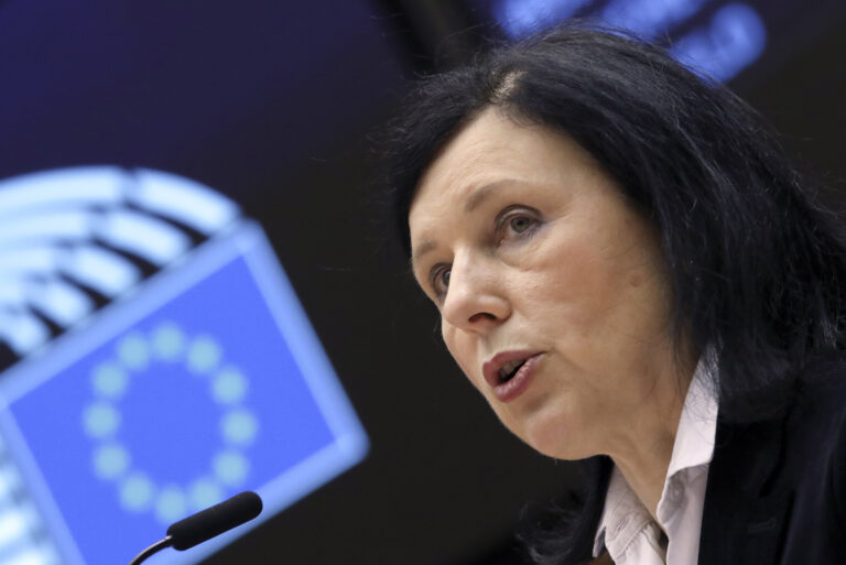  Est-ce réel ou créé par l'IA ?  L'Europe veut un label pour cela car elle lutte contre la désinformation
