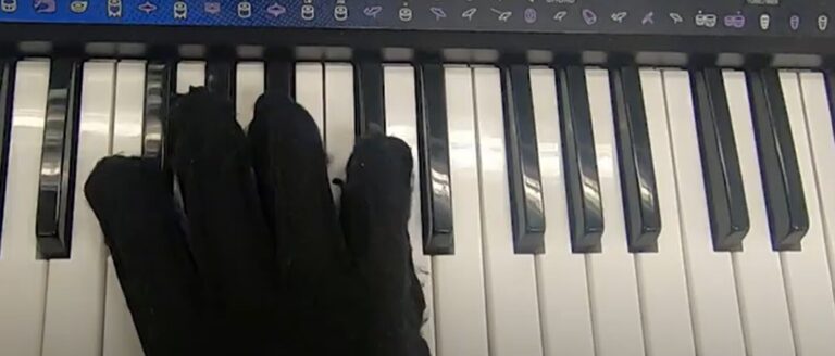 Un robot-gant souple peut aider les patients victimes d'un AVC à réapprendre à jouer de la musique
