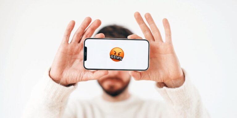 Internet a un côté sombre, mais pouvons-nous apprendre aux machines à l'identifier ?
