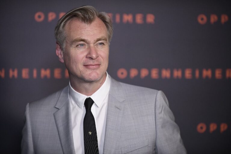 'Oppenheimer' un avertissement au monde sur l'IA, déclare le réalisateur Nolan
