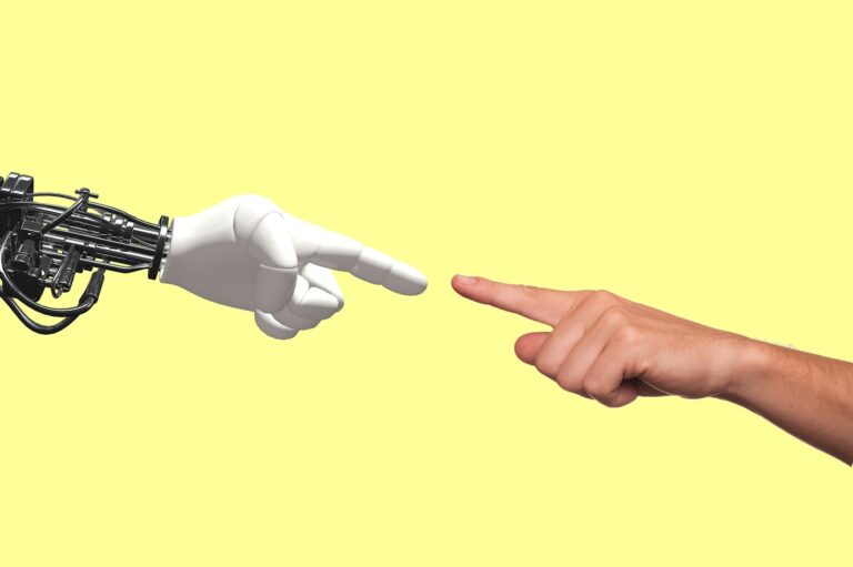 Une nouvelle technique aide l'utilisateur à comprendre pourquoi un robot a échoué, puis à l'ajuster pour effectuer la tâche
