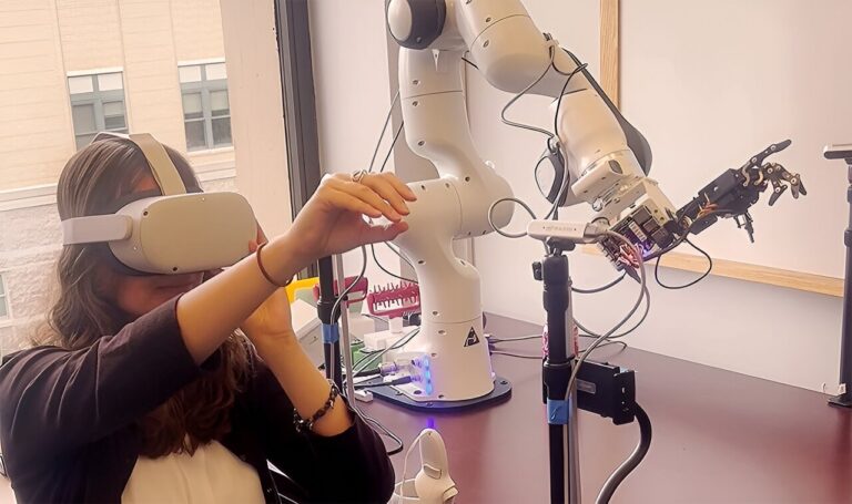 Entraînement des bras robotiques avec une approche mains libres
