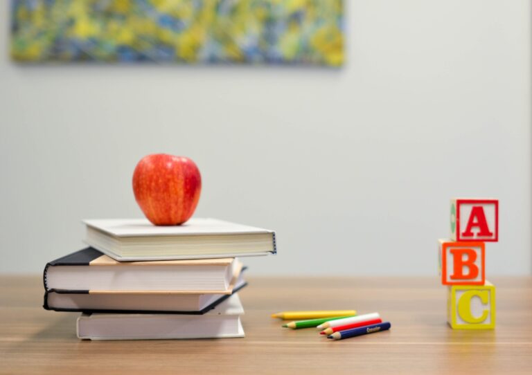 L'ONU appelle à des limites d'âge pour les outils d'IA dans les écoles
