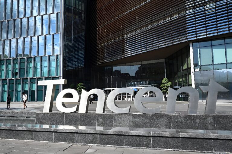 Tencent revendique de nouvelles compétences de chatbot IA comparables à ChatGPT
