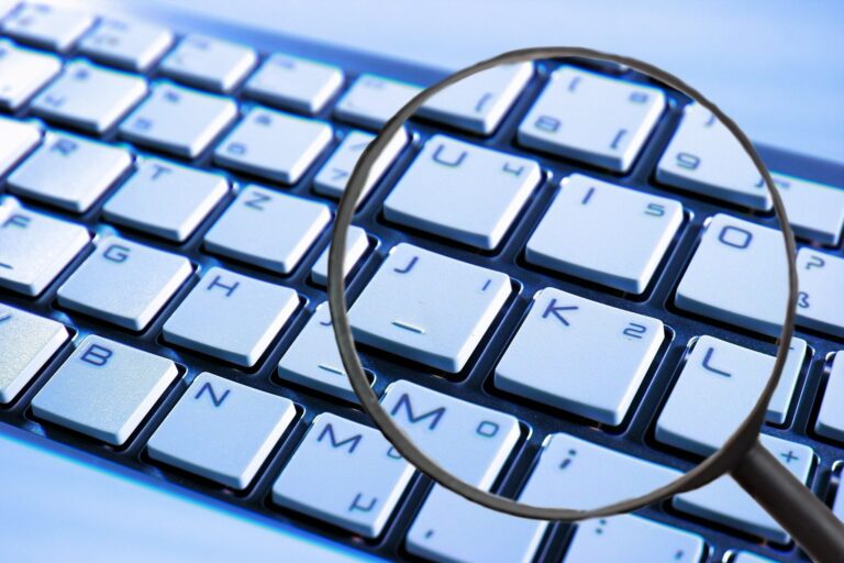 Comment les cyber-escrocs tentent de rentabiliser les outils d’IA
