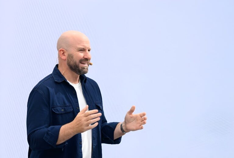Le chef de la métatechnologie défend la stratégie d'IA du titan de la technologie
