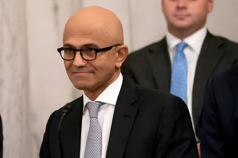 Le PDG de Microsoft s'en prend au Google "dominant" lors d'un procès aux États-Unis
