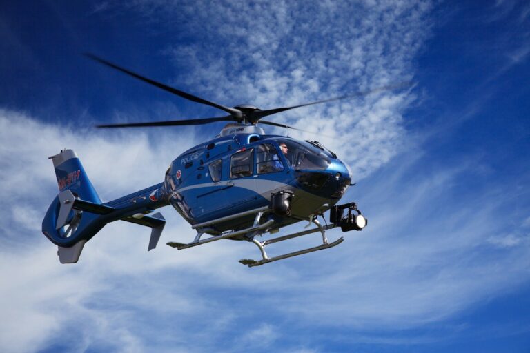 Automatisation des atterrissages d'avions par mer agitée
