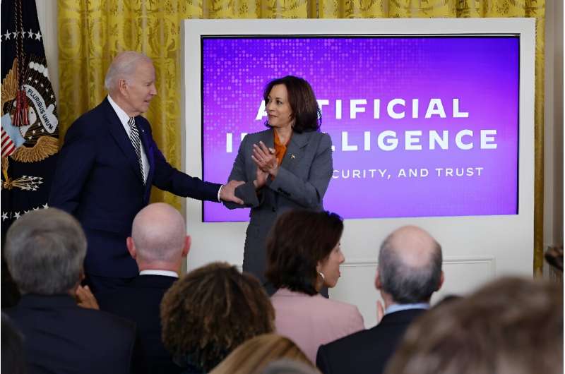 Le président Joe Biden a signé un décret ordonnant aux agences fédérales d'élaborer des réglementations et des normes autour de l'IA.