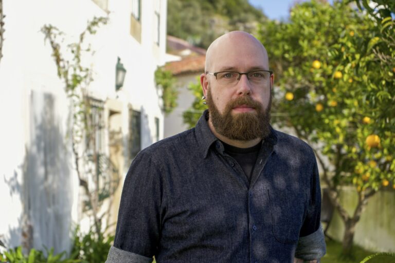Une étude montre que des générateurs d'images IA sont formés sur des photos explicites d'enfants
