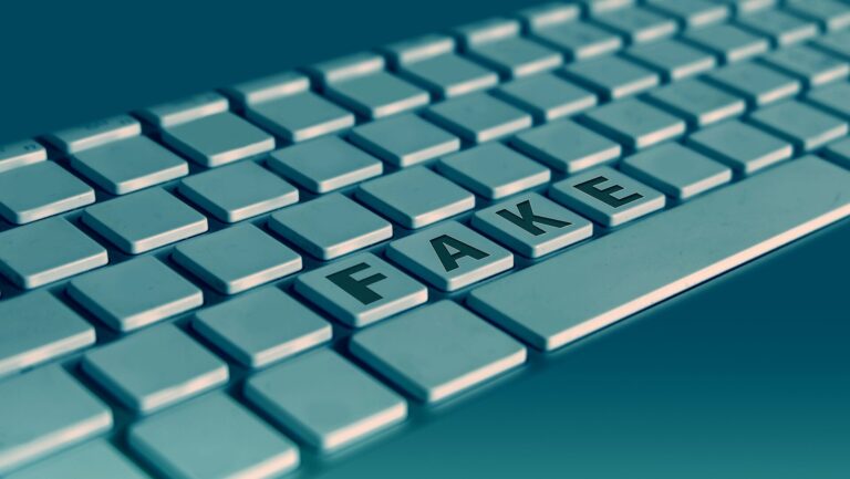 La FTC veut pénaliser les entreprises qui utilisent l'IA pour usurper l'identité
