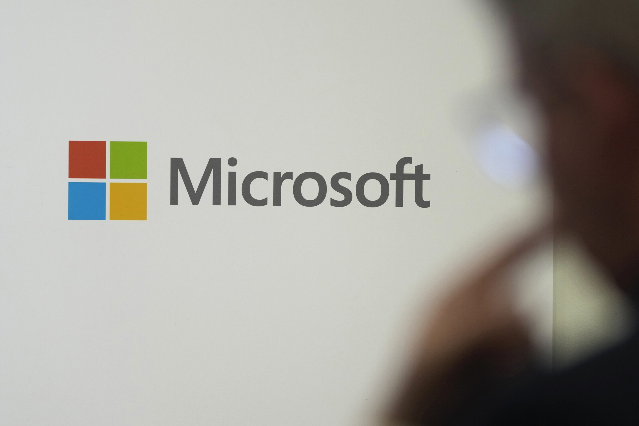 Microsoft affirme que ses rivaux américains commencent à utiliser l'IA générative dans leurs cyberopérations offensives