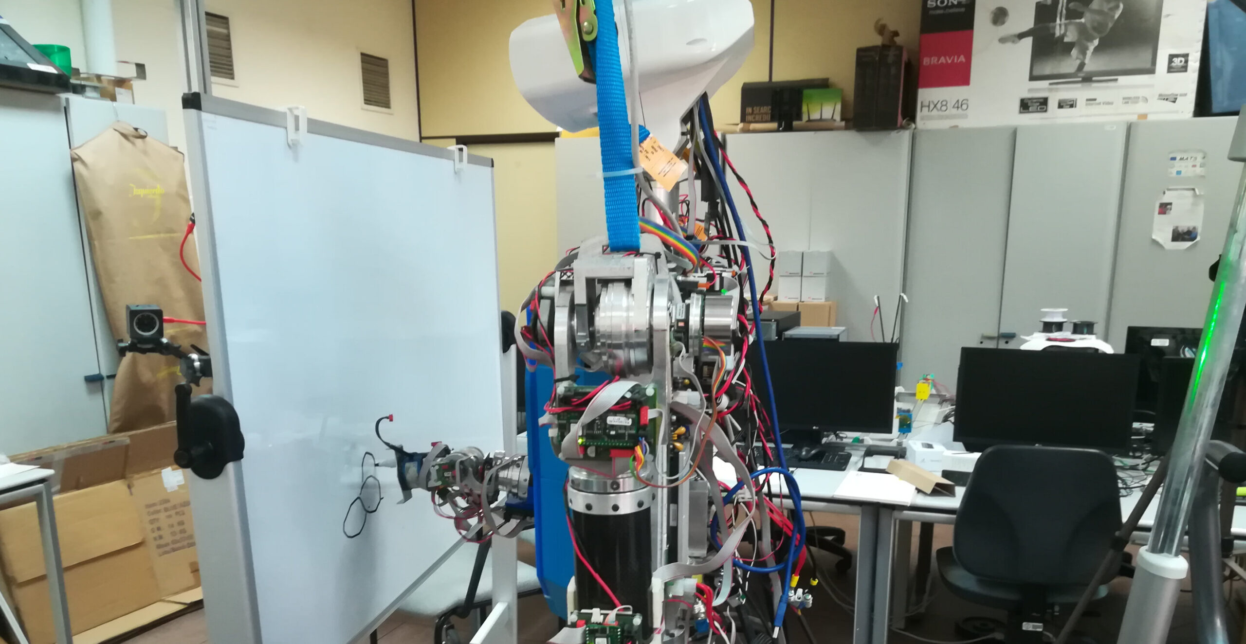 Dessin en temps réel à l'image d'un humain par un robot humanoïde