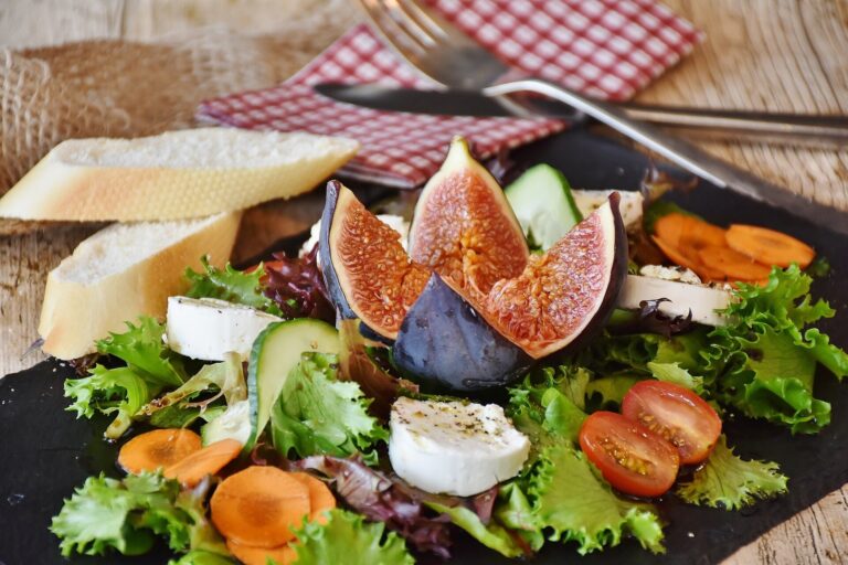 Processus d'extraction et de classification en deux étapes pour identifier les ingrédients sur les photos d'aliments
