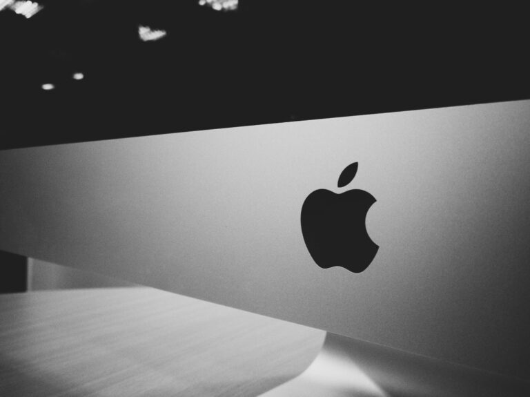 Apple affirme que sa nouvelle IA surpasse GPT-4 sur certaines tâches en incluant le contenu à l'écran et le contexte en arrière-plan
