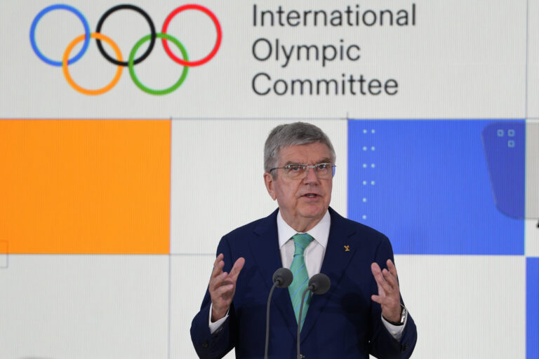 Les organisateurs olympiques dévoilent une stratégie pour utiliser l'intelligence artificielle dans le sport
