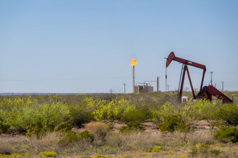 L’industrie pétrolière et gazière saute dans le train de l’IA générative
