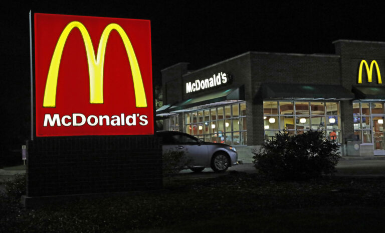 McDonald's termine son test de service au volant alimenté par l'IA avec IBM
