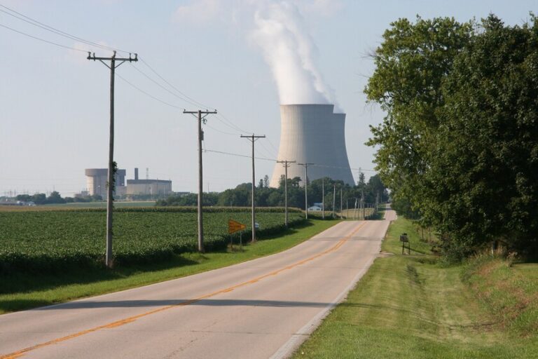  Les propriétaires de centrales nucléaires américaines se sont envolés en Bourse.  L'IA les réévalue
