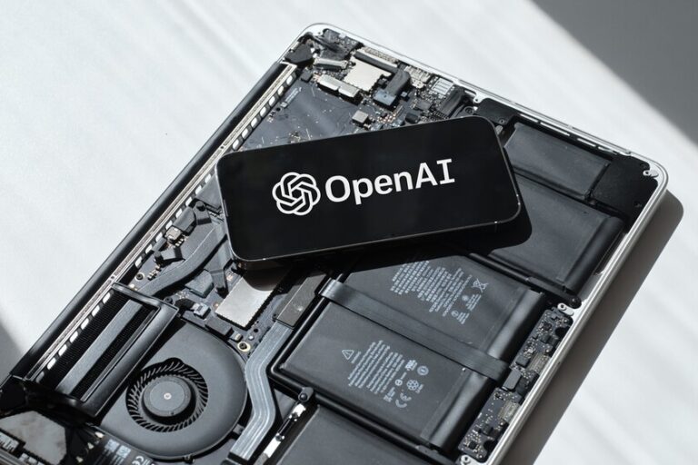  OpenAI est une ruine.  Il a besoin de plus d'investissement, sinon il lui sera impossible de suivre Google et son objectif.
