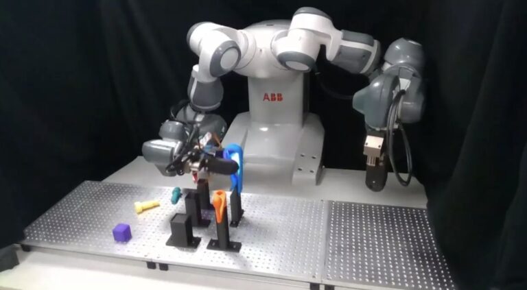 Une nouvelle méthode basée sur l'apprentissage entraîne les robots à saisir et à placer des objets de manière fiable

