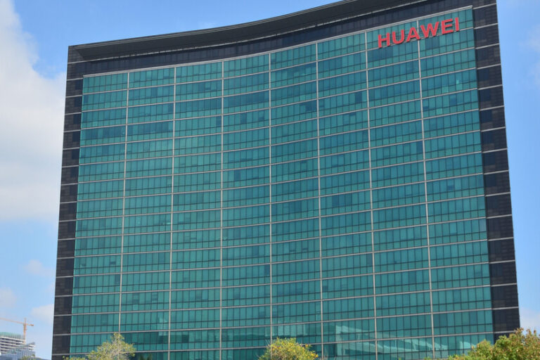 Huawei connaît une croissance à toute vitesse malgré les sanctions américaines. La robustesse du marché chinois est choquante
