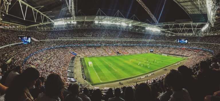 L'IA peut réduire considérablement le temps nécessaire pour prendre des décisions de hors-jeu VAR lors des matchs de football de Premier League
