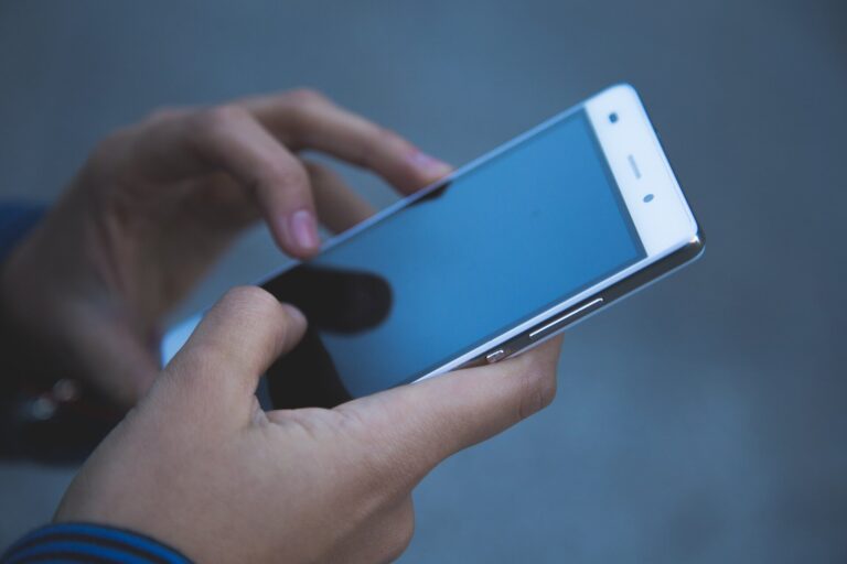 Comment les fonctionnalités d’IA des smartphones réduisent leur dépendance au cloud
