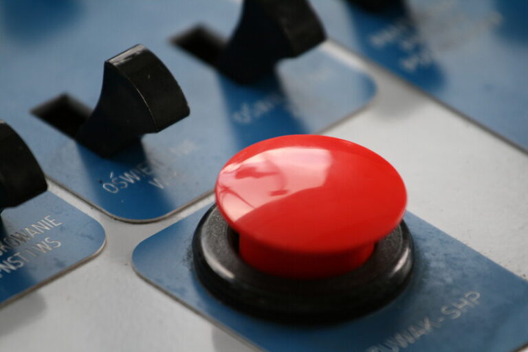 que l'IA ne contrôle pas le bouton nucléaire rouge
