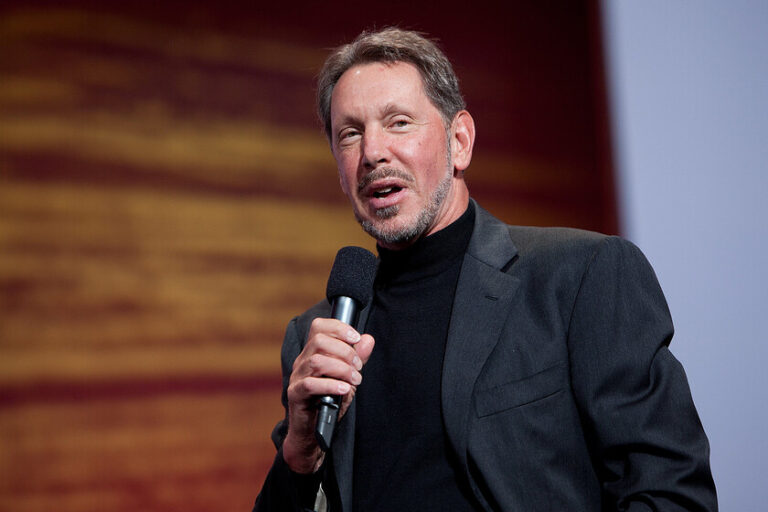 Larry Ellison estime que « Big Brother » et la vidéosurveillance de masse basée sur l'IA seront bientôt disponibles. Et il le voit bien
