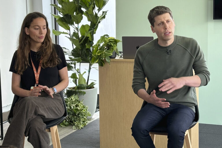 Mira Murati, directrice technique d'OpenAI, et deux autres dirigeants quittent le créateur de ChatGPT
