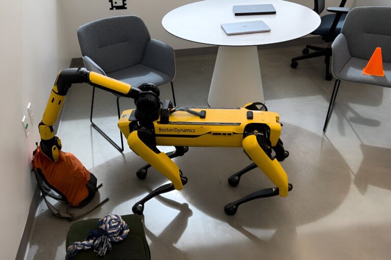 Une nouvelle méthode permet aux robots de cartographier une scène, d'identifier des objets afin d'accomplir un ensemble de tâches
