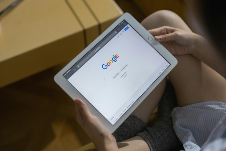 Google travaille sur l'IA raisonnante, poursuivant les efforts d'OpenAI
