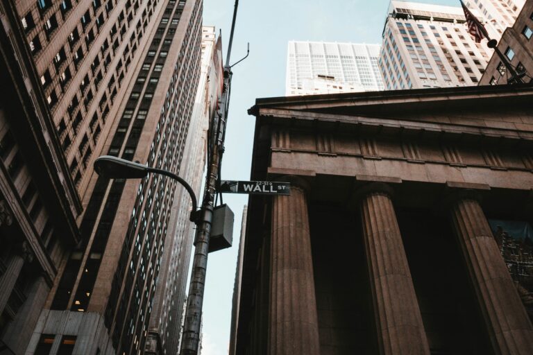 Le Wall Street Journal poursuit Perplexity AI pour violation du droit d'auteur

