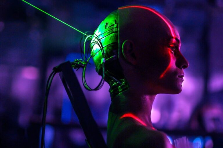 Cette série de science-fiction sur Netflix a un score parfait et d'excellentes critiques malgré son origine insolite
