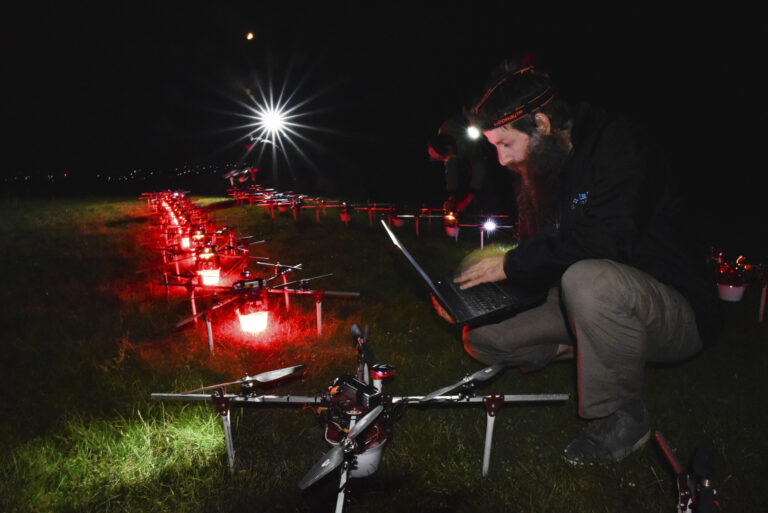 Les données sur les mouvements d'animaux aident des chercheurs hongrois à créer un essaim de drones autonomes
