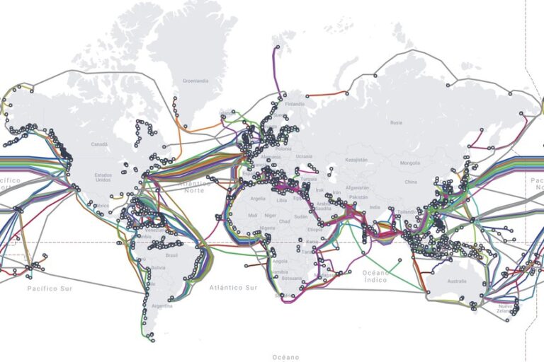 une imposante carte interactive qui nous permet de connaître le squelette du monde moderne
