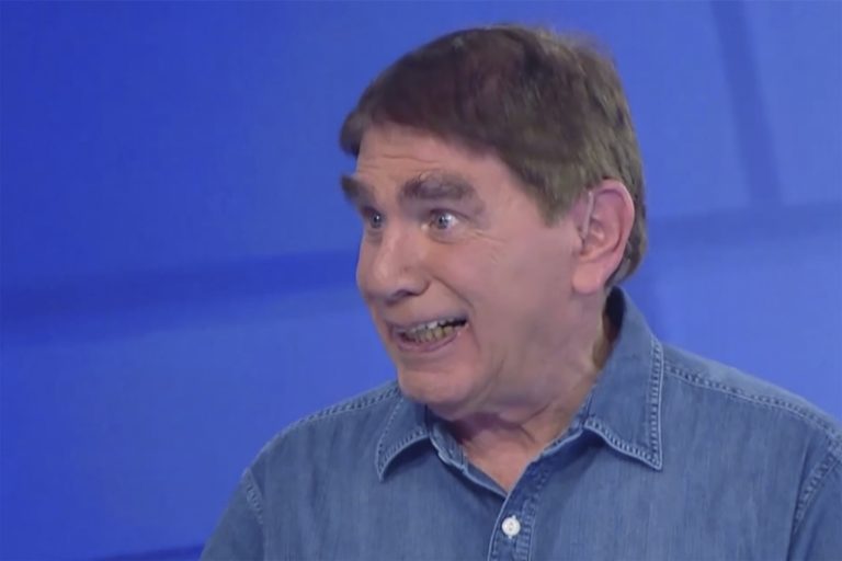 ALS a mis sur la touche ce journaliste de la télévision israélienne. L'IA l'aide à faire son retour.
