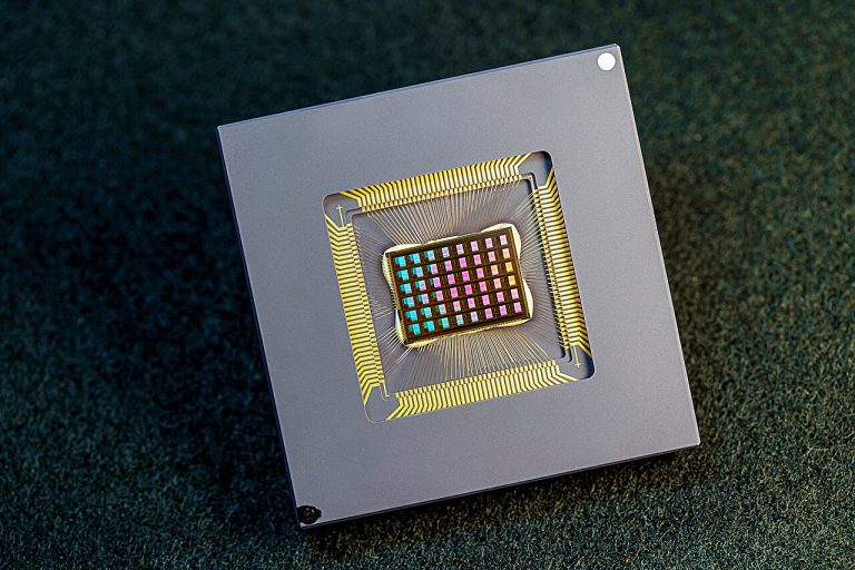 Élargissement de l'informatique neuromorphique pour une IA plus efficace et efficace partout et à tout moment
