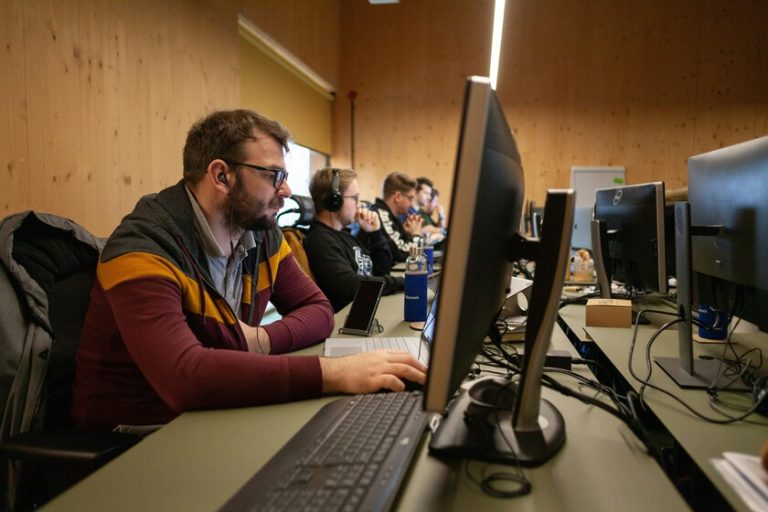 La course à l’IA a favorisé un nouveau profil professionnel que les entreprises tirent au sort : l’ingénieur IA
