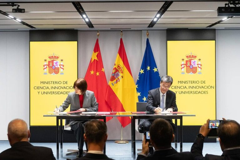 Le ministère des Sciences a annulé les aides au développement de l’IA. Les scientifiques exigent une explication
