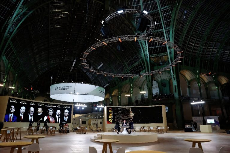 Les chefs du gouvernement et les chefs de technologie se réunissent à Paris pour le sommet de l'IA
