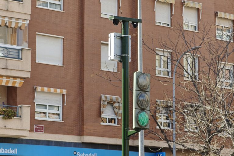 détecte les personnes avec une mobilité réduite et cela fonctionne donc

