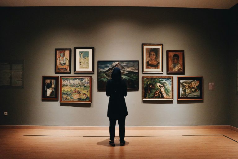 Classification zéro-shot de l'art avec de grands modèles de langue
