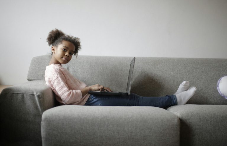 Un nouveau modèle d'IA détecte des commentaires en ligne toxiques avec une précision de 87%
