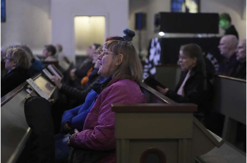 Ce qu'une église finlandaise a apprise en créant un service presque entièrement avec l'IA