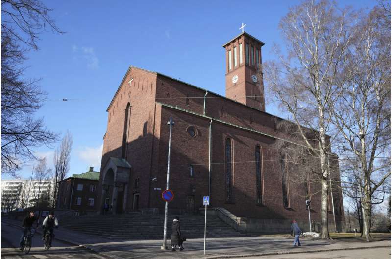 Ce qu'une église finlandaise a apprise en créant un service presque entièrement avec l'IA